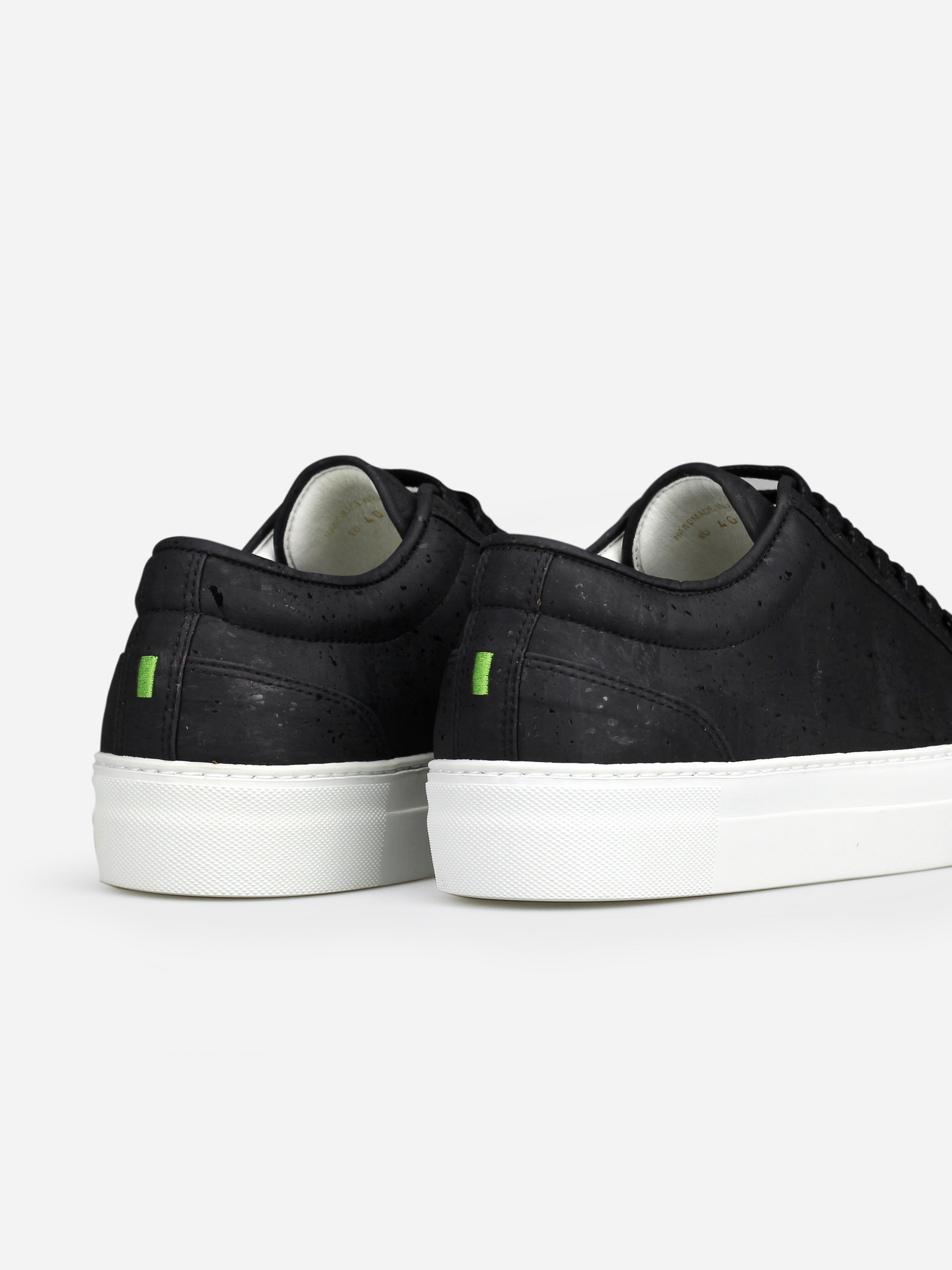 Essential - Onyx Black